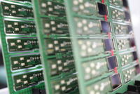 Trutnov abastece todas as outras localidades europeias com placas de circuito impresso montadas. 